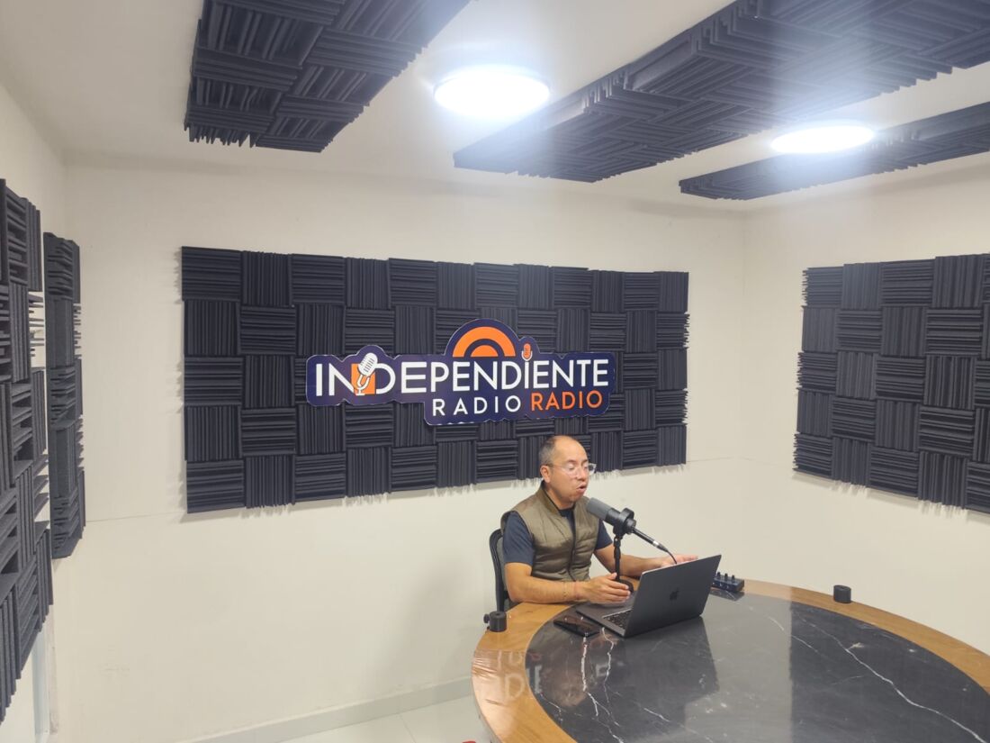 Producción de un programa en Independiente Radio